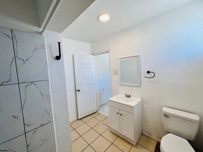 Building Photo - Charming 2-Bedroom Home with Solar Panels ...