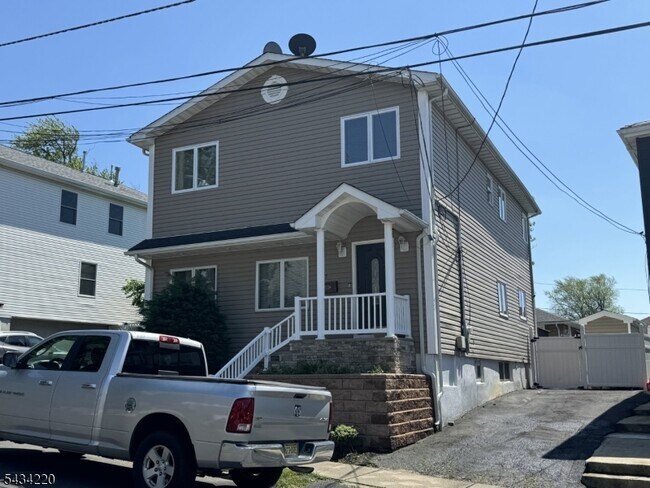Building Photo - 137 Boston Ave