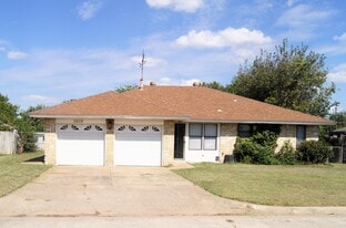 Building Photo - 1213 Frederick Dr