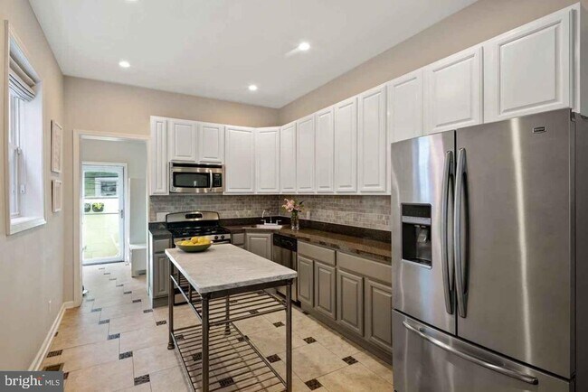 Building Photo - 1724 Morris St