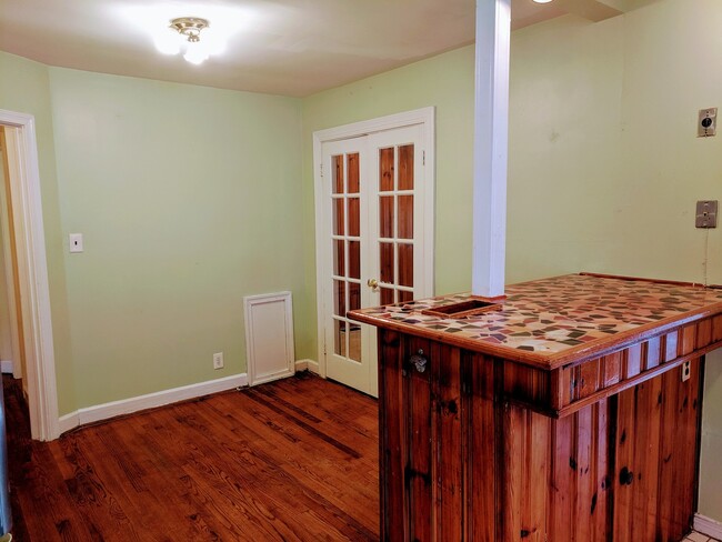 Building Photo - Spacious 3bdrm/2bth Home Located in a Well Established Neighborhood in Richmond's West End  Conve...