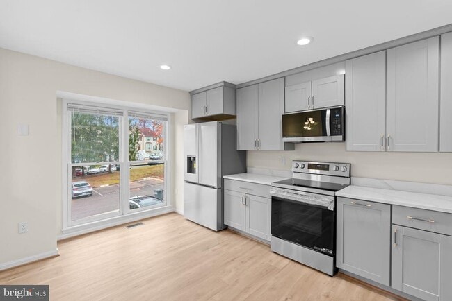 Primary Photo - 13920 Baton Rouge Ct