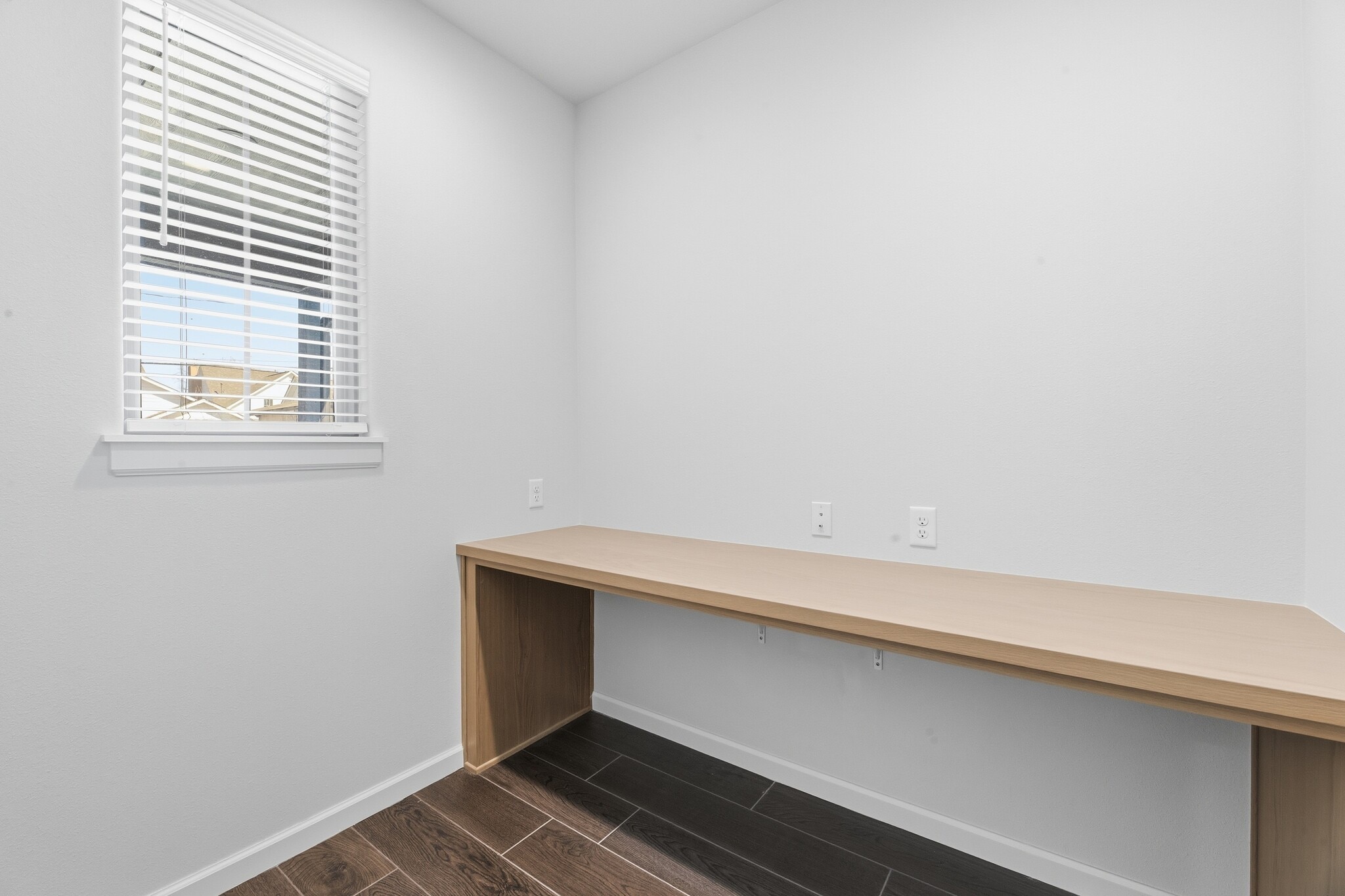 Building Photo - 316 E Elgin St