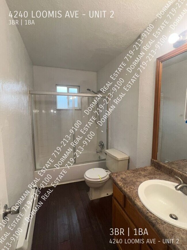 Building Photo - 4240 Loomis Ave