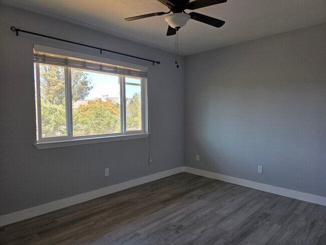 Building Photo - 780 W Cotati Ave
