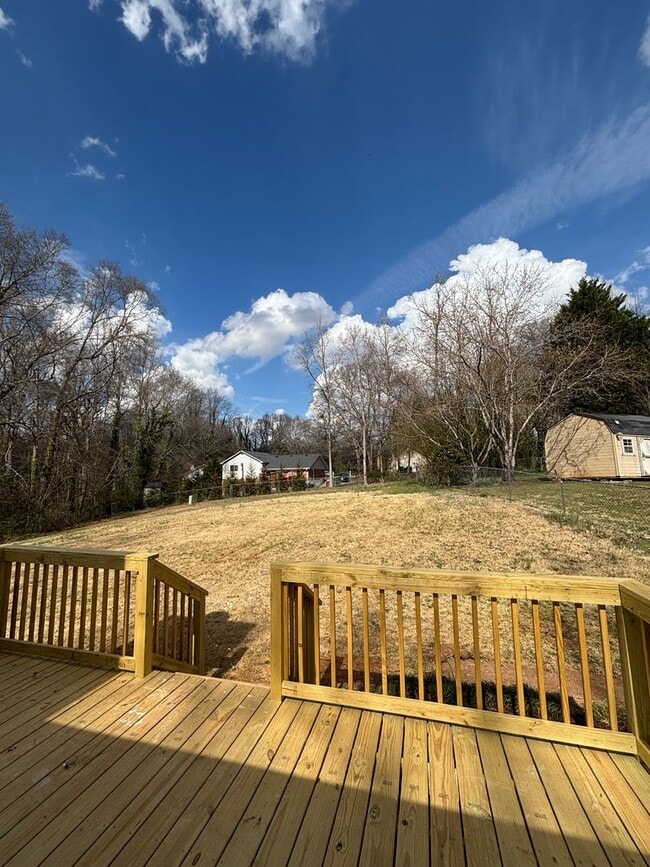 Building Photo - 414 Indian Trail