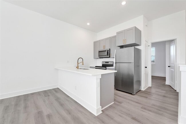 Building Photo - 3210 Frying Pan Pl