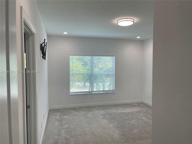 Building Photo - 592 Parsons Wy