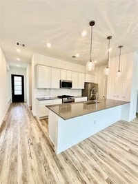 Building Photo - 5410 Holly Hvn Ct