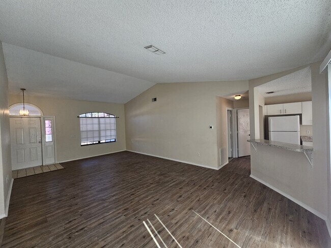 Building Photo - 312 Oak Track Pass