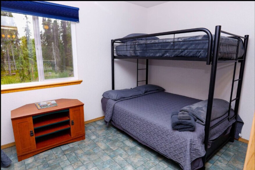 Building Photo - 46435 Maudi Dr