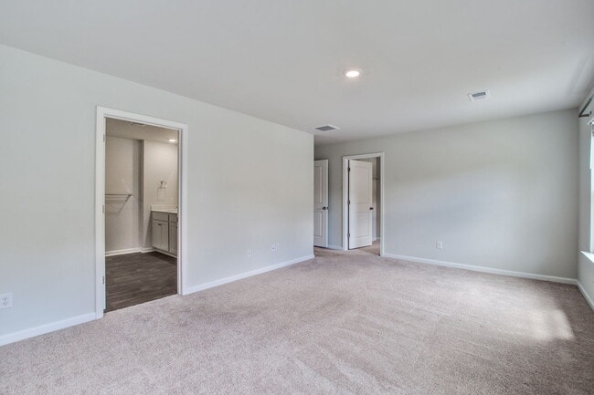 Building Photo - 104 Sunray Ln