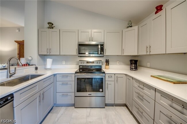 Building Photo - 15472 Admiralty Cir