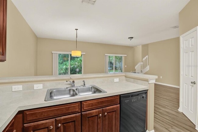 Building Photo - 8525 Sandpiper Ridge Ave