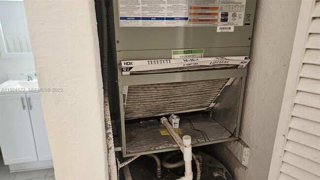 Building Photo - 4550 NW 9th St