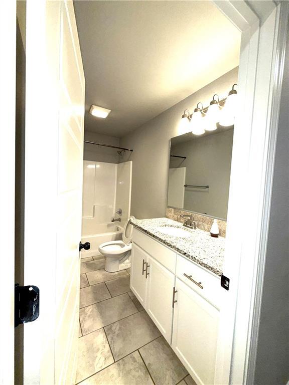 Building Photo - 4504 SW Plumley Ave