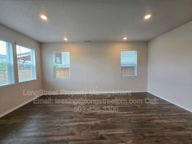 Building Photo - 412 Lost Lake St NE