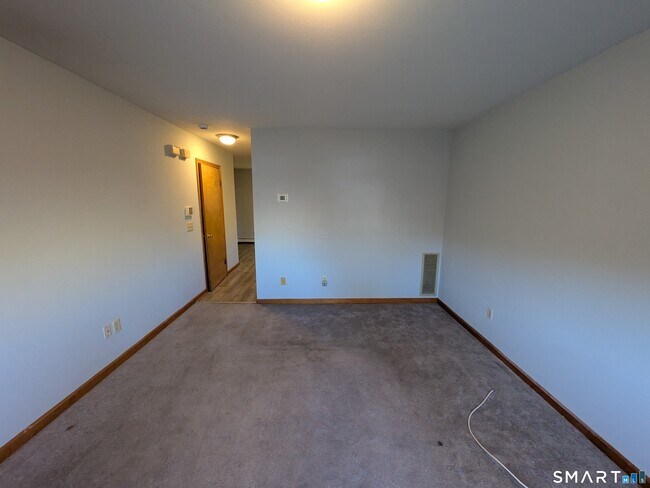 Building Photo - 998 Campbell Ave