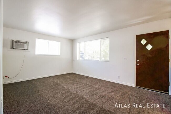 Building Photo - 1363 Emery St W