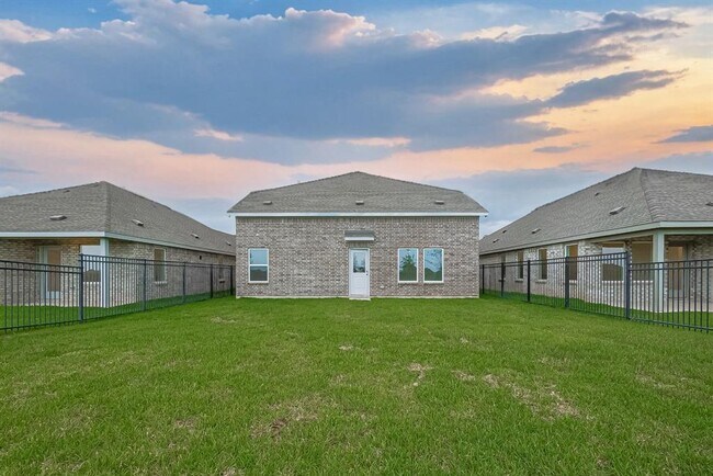 Building Photo - 27615 Village Way Dr.