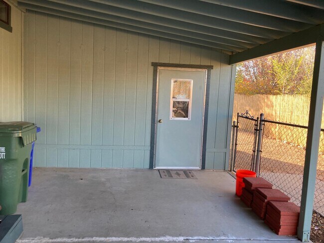 Building Photo - 3170 Samaritan Way