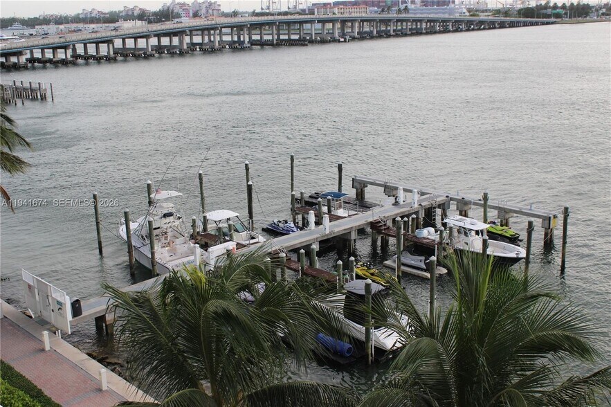 Building Photo - 650 West Ave