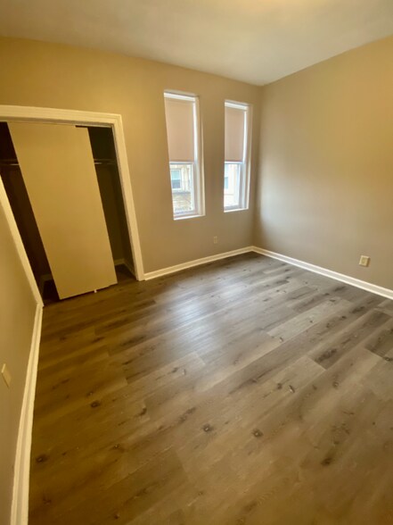 Building Photo - 1862 Beacon St