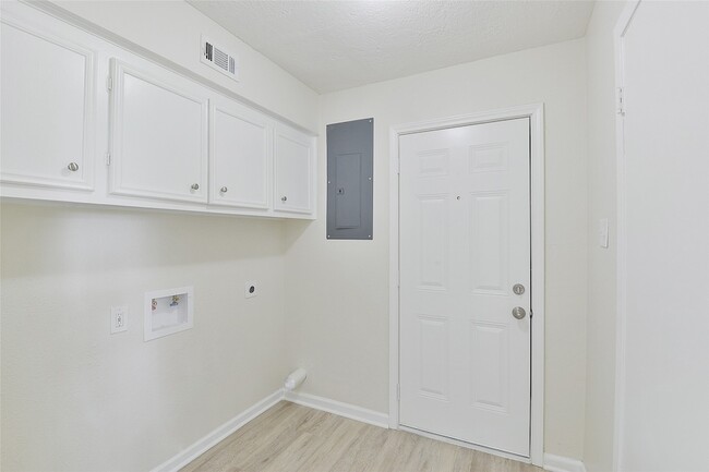 Building Photo - 122 S Diamondhead Blvd