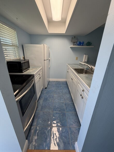 Kitchen - 12760 Indian Rocks Rd