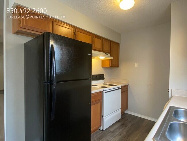 Building Photo - 504 Ashwood Ln