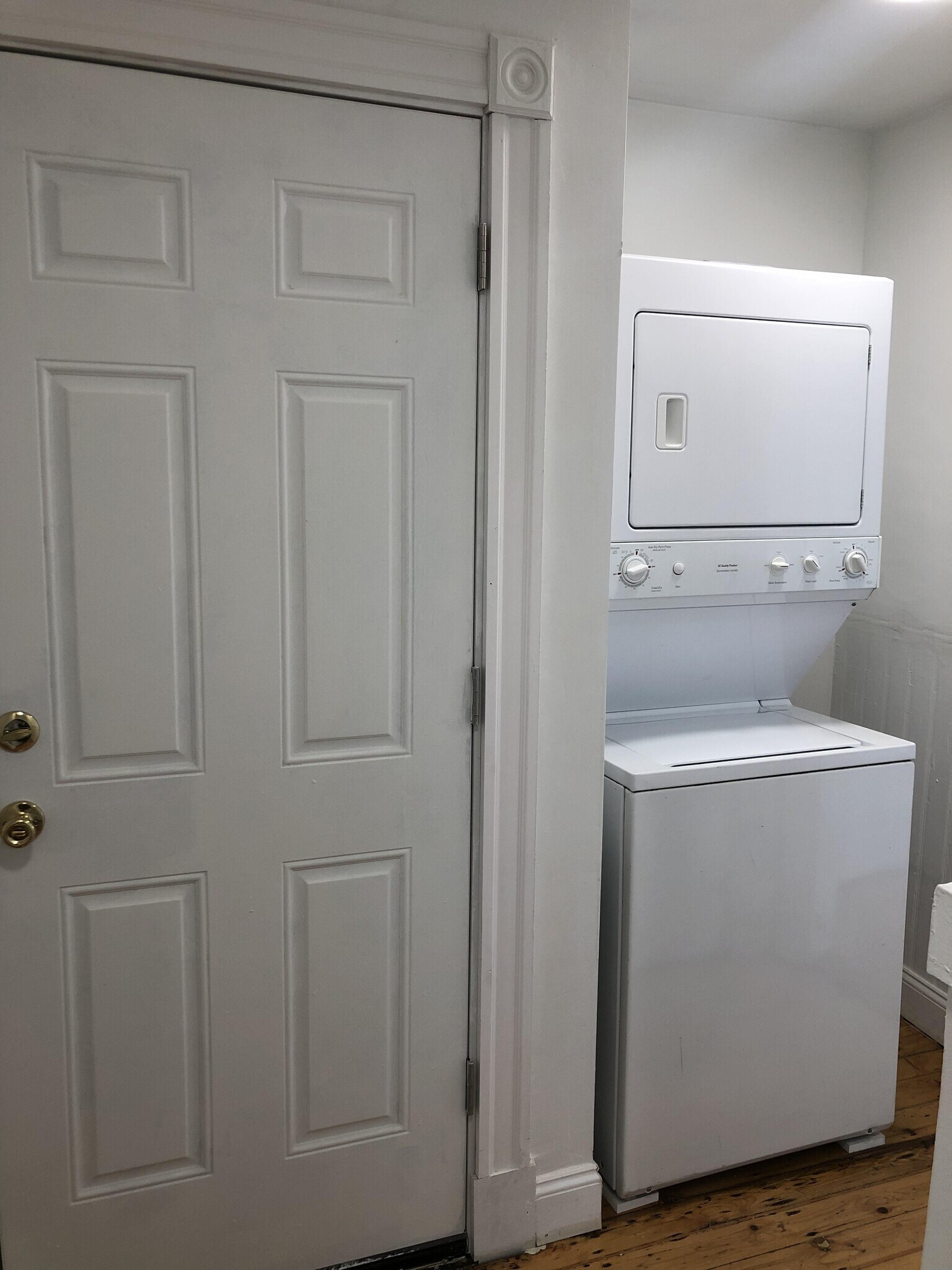 Building Photo - 56 Portsmouth St