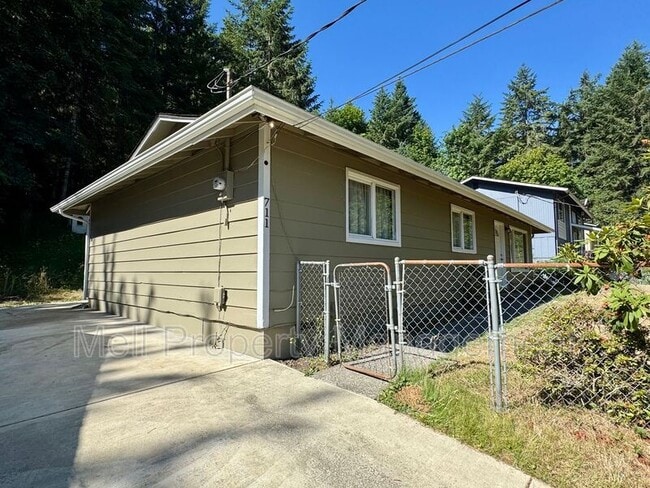 Primary Photo - 711 Grandview Ave