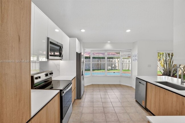 Building Photo - 14300 SW 152nd Pl