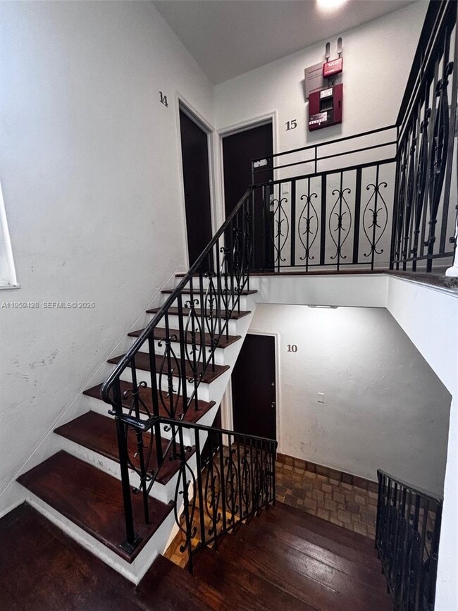 Building Photo - 319 W 28th St