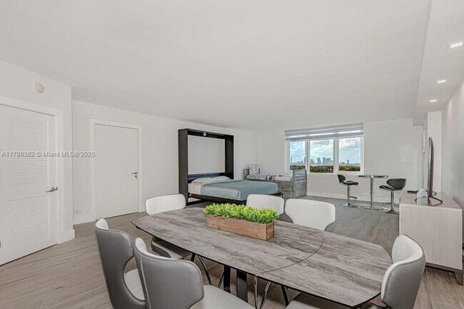 Building Photo - 2301 Collins Ave