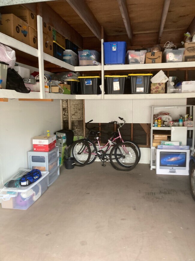 Building Photo - 1563 Stonewood Ct