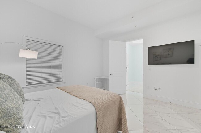 Building Photo - 200 Ocean Crest Dr