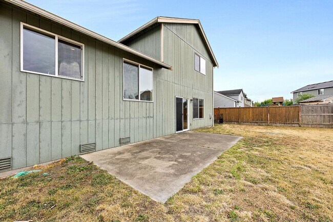 Building Photo - Bright & Spacious 4 Bedroom Home in Yelm f...