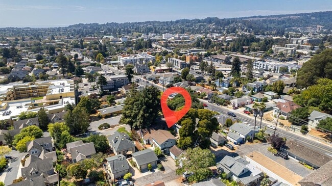 Building Photo - 114 Fairbanks St