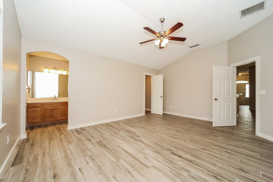 Building Photo - 1120 Creeks Ridge Rd