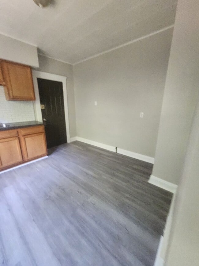 Building Photo - 3 BEDROOM 2ND FLOOR FOR RENT - MOVE IN READY!