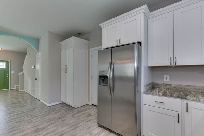 Building Photo - Beautiful Home For Rent in Ocean View!