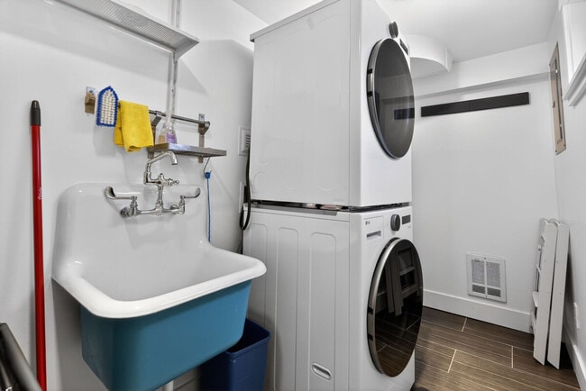 Building Photo - 9314 54th Ave S