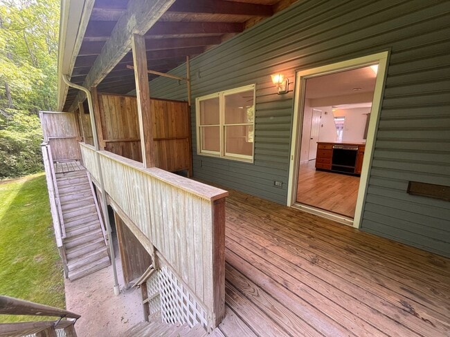 Building Photo - Woods Edge 3-Bedroom Townhome!