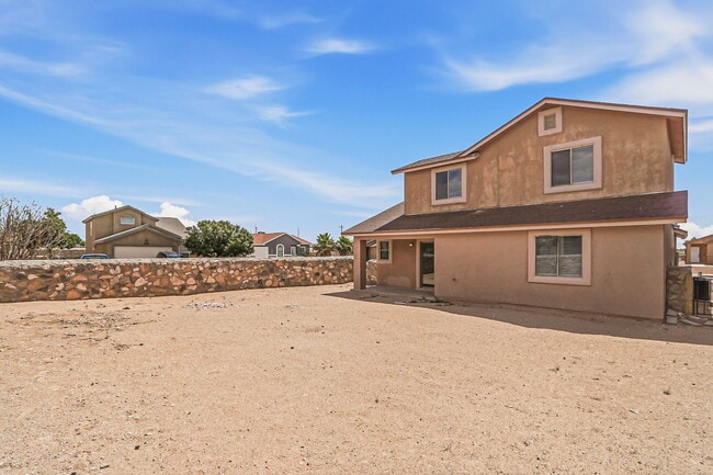 Building Photo - 14160 Lasso Rock Dr