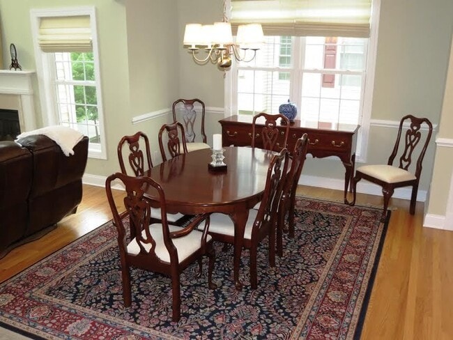 Building Photo - Newington Ridge Toll Brothers Luxury Townh...