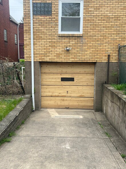 Building Photo - 821 Miller Ave