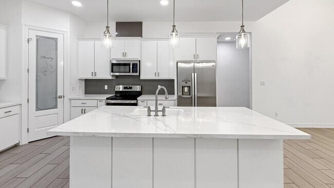 Building Photo - 5106 Sebastian Dr
