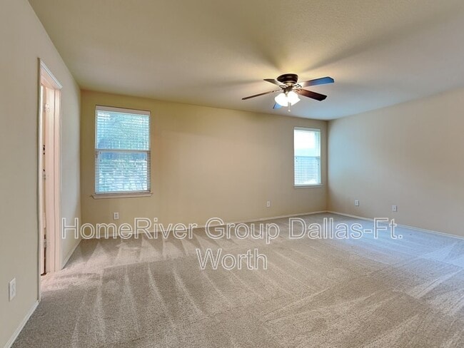 Building Photo - 10622 Midway Dr