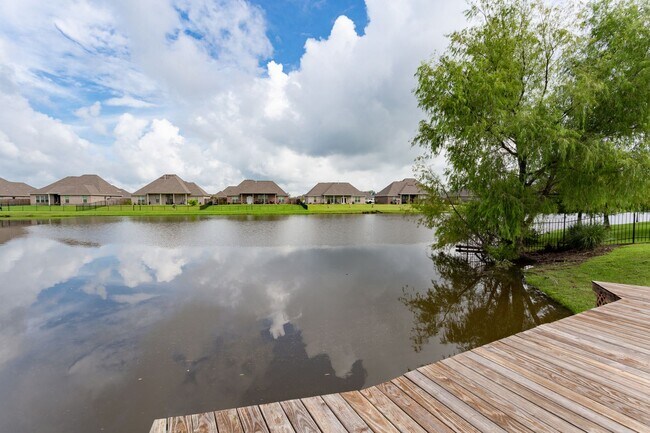 Building Photo - 3 Bedroom House in Addis with Pool, Gazebo...